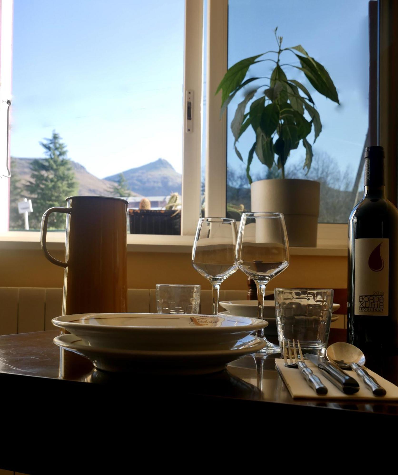 Auberge Trabenia Ascain Eksteriør billede